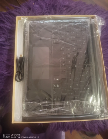 Wireless Bluetoodh keybord und case for tablet cover
