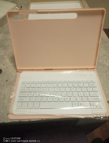 Kabellose Bluetooth-Tastatur und Hülle für Tablet